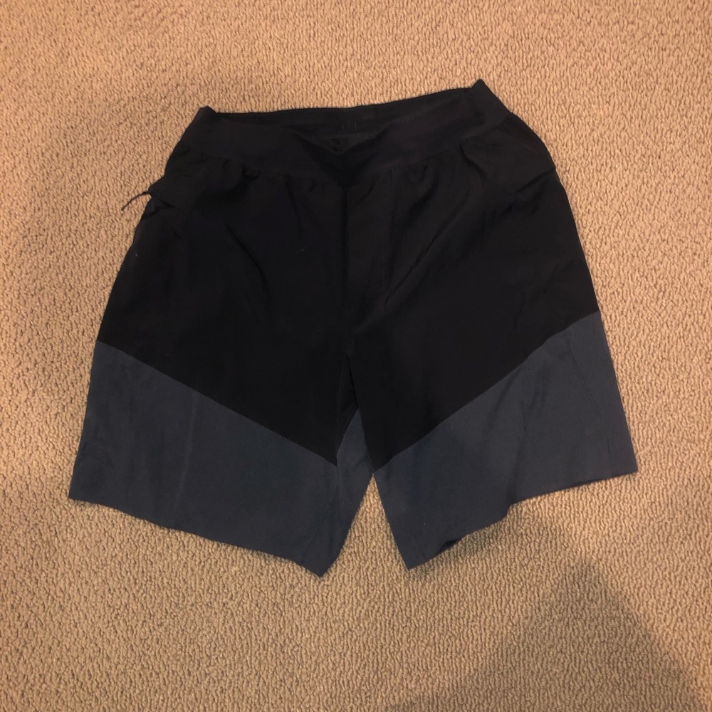 Lululemon pace breaker short size M